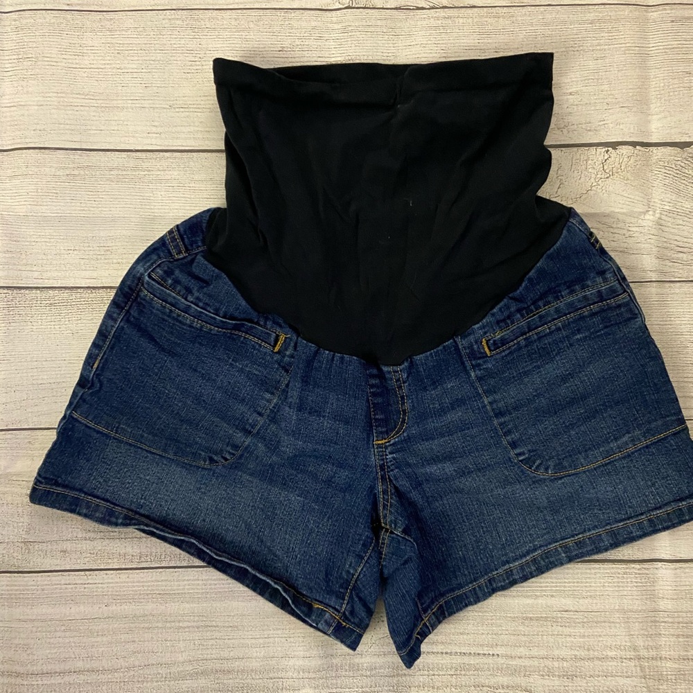 Maternity shorts